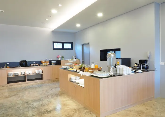 Sans Hotel 3*