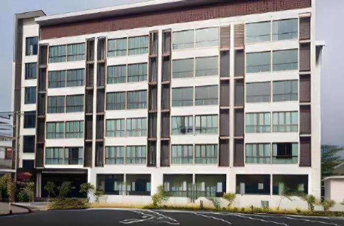 Sans Hotel 3*