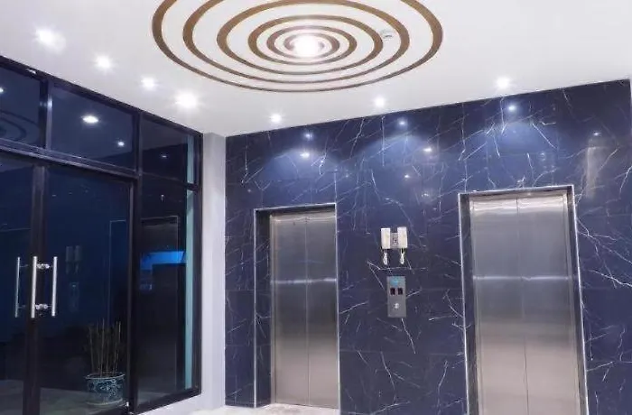 Sans Hotel 3*