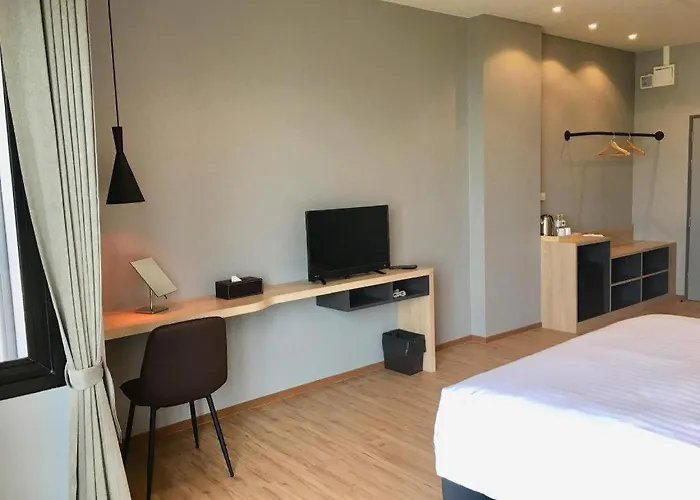 Sans Hotel Ratchaburi